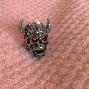 Stainless Men's Skull Horned Ring with Red Stone Eyes - Silver Tone
